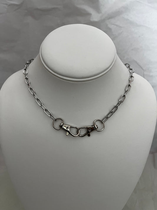 lover’s clasp necklace